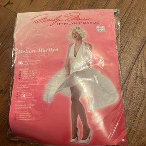 Marilyn Monroe costume